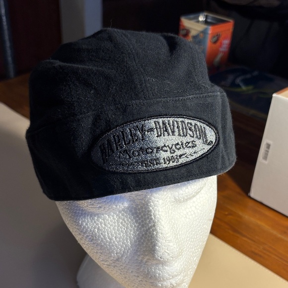 Harley-Davidson Other - Harley-Davidson Black Skull Cap Lrg
